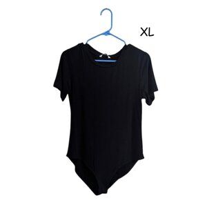 🖤 Black Short‑Sleeve Bodysuit – Size XL
